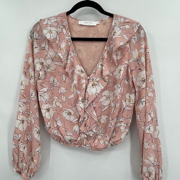 ASTR The Label Blush Ivory Deep V-Neck Floral Ruffle Blouse Size XS - Picture 1 of 7